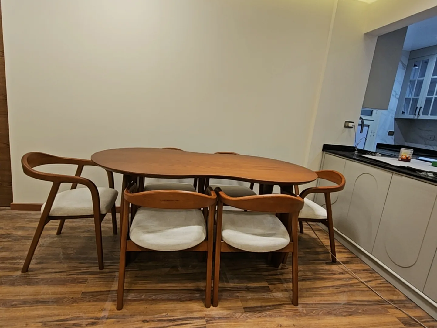 Wave Dining Table Set view 3