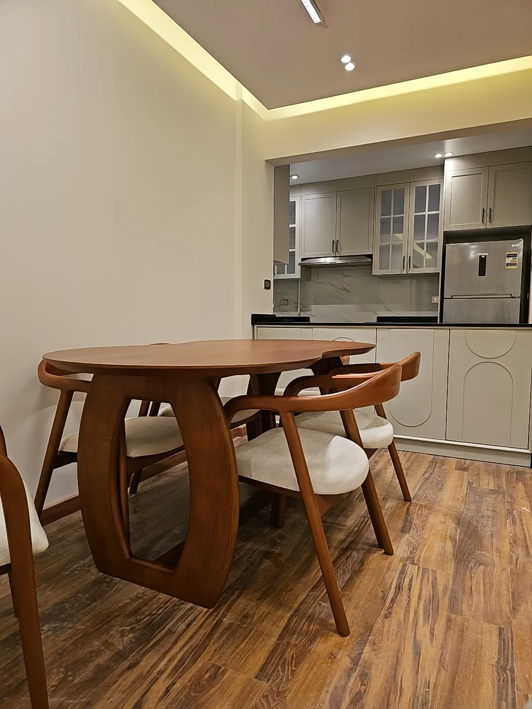 Wave Dining Table Set